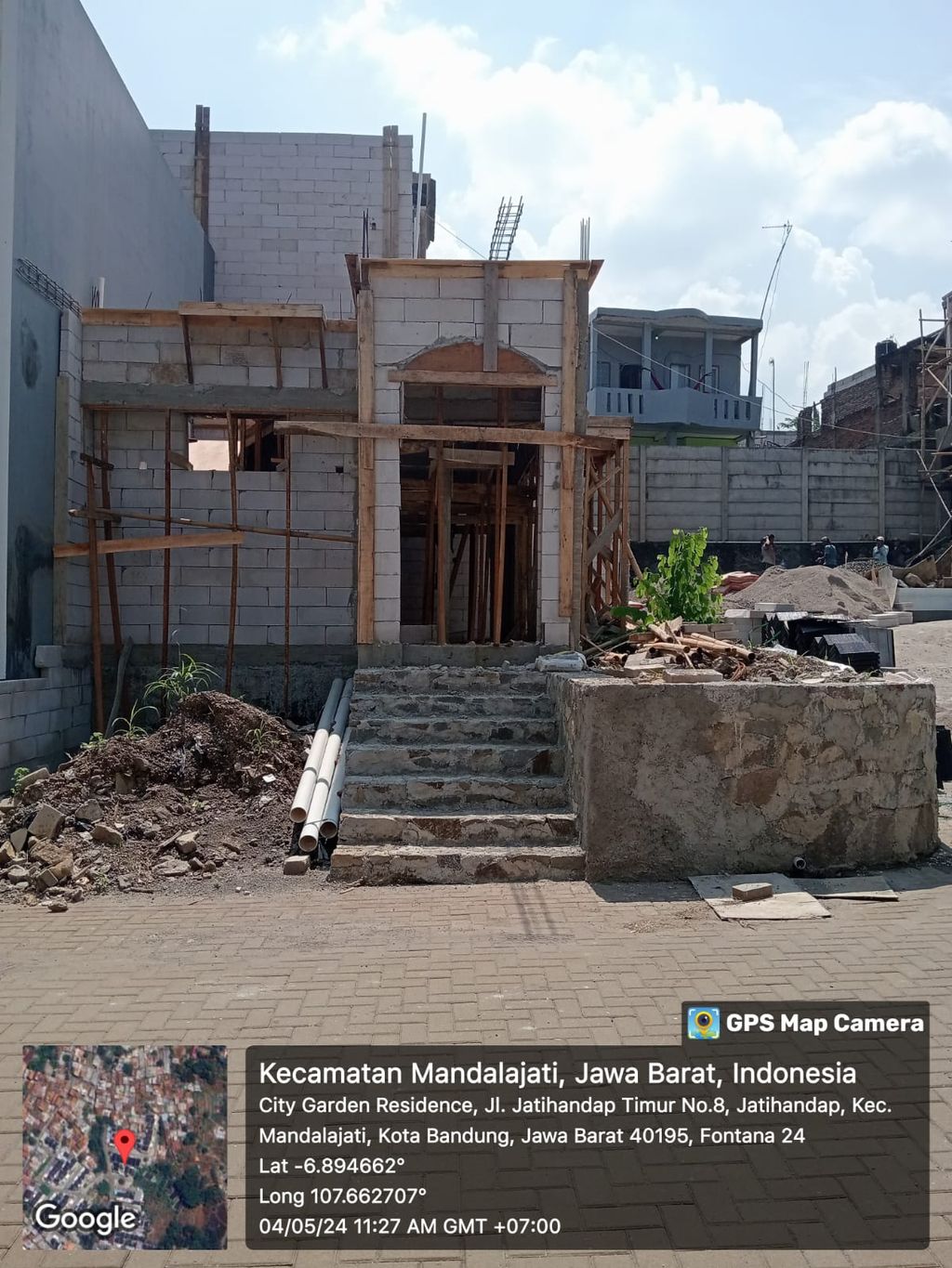 foto tampak rumah tipe 67 Compact Classic Modern Baru (943) perumahan City Garden Residence Blok Fontana