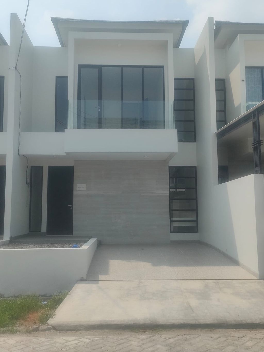 foto tampak rumah tipe D 4 NO 18 perumahan Daan Mogot Arcadia