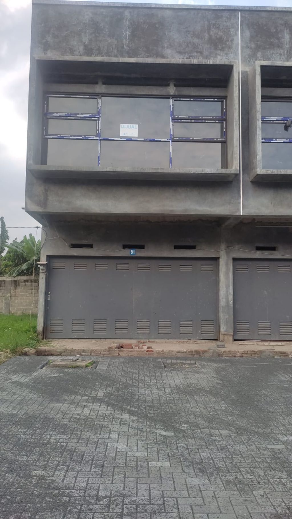 foto tampak rumah tipe 127/91 perumahan BATUNUNGGAL INDAH ESTATE RAHAYU