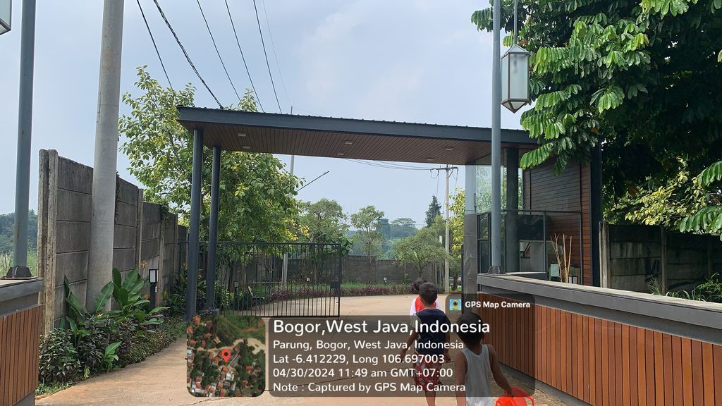 foto gerbang perumahan GOLDEN HILLS