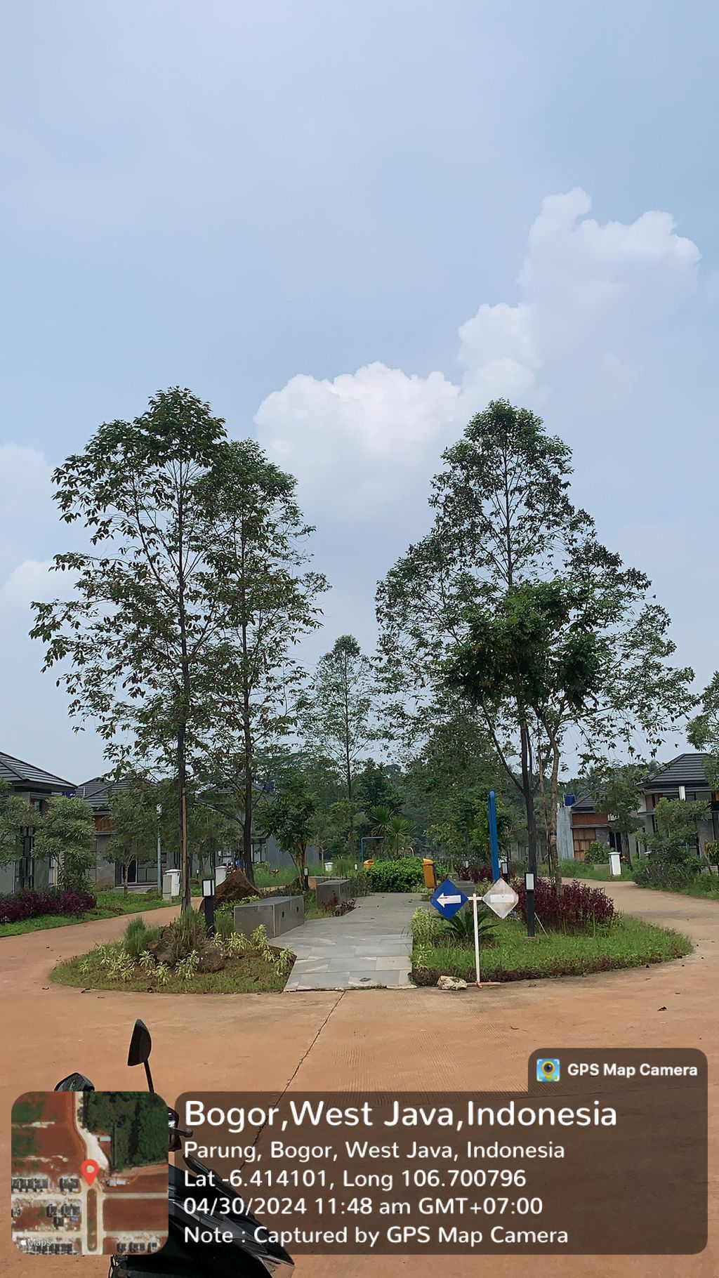 foto posisi tengah perumahan GOLDEN HILLS