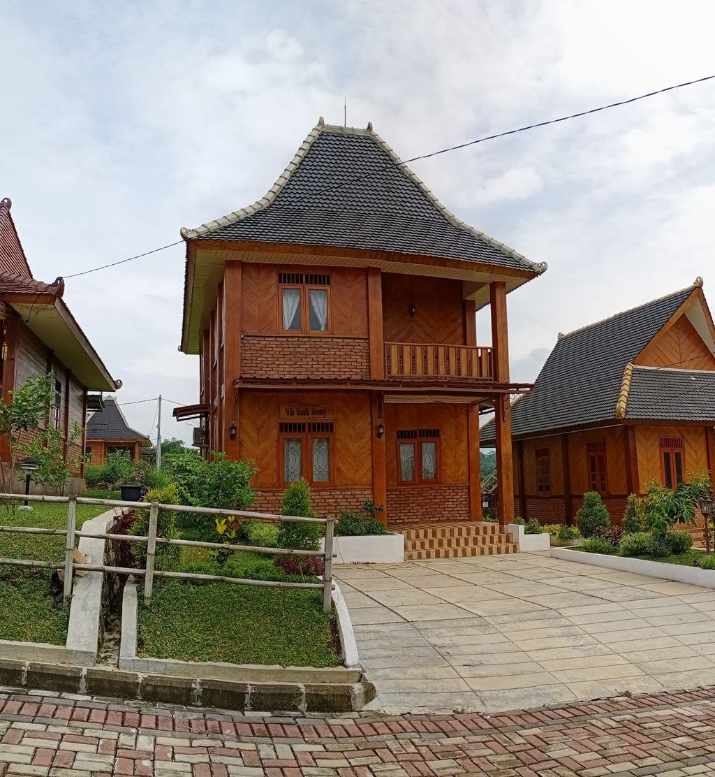 foto tampak rumah tipe 100 perumahan Tasnim Riverside