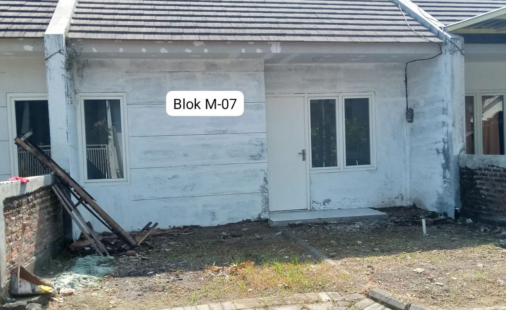 foto tampak rumah tipe 36 (M-07) perumahan Bumi Mojoasri