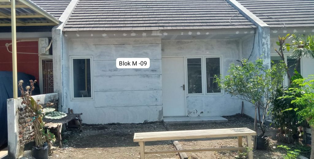 foto tampak rumah tipe 36 (M-09) perumahan Bumi Mojoasri