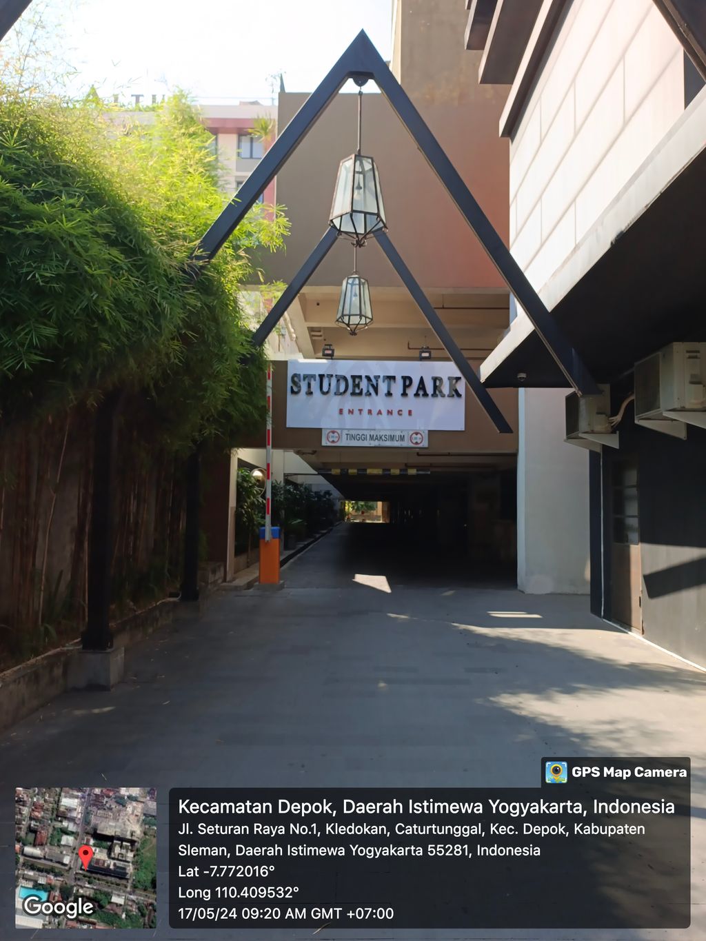 foto gerbang perumahan APARTEMENT STUDENT PARK