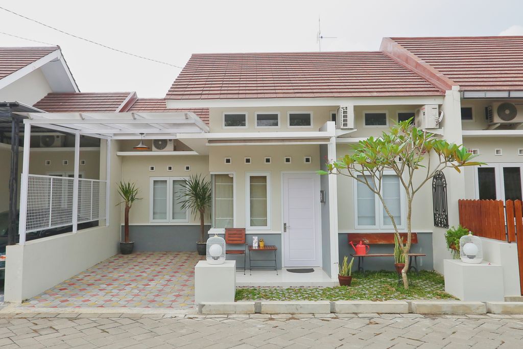 foto tampak rumah tipe 40/80 perumahan GRAND BUKIT SARI