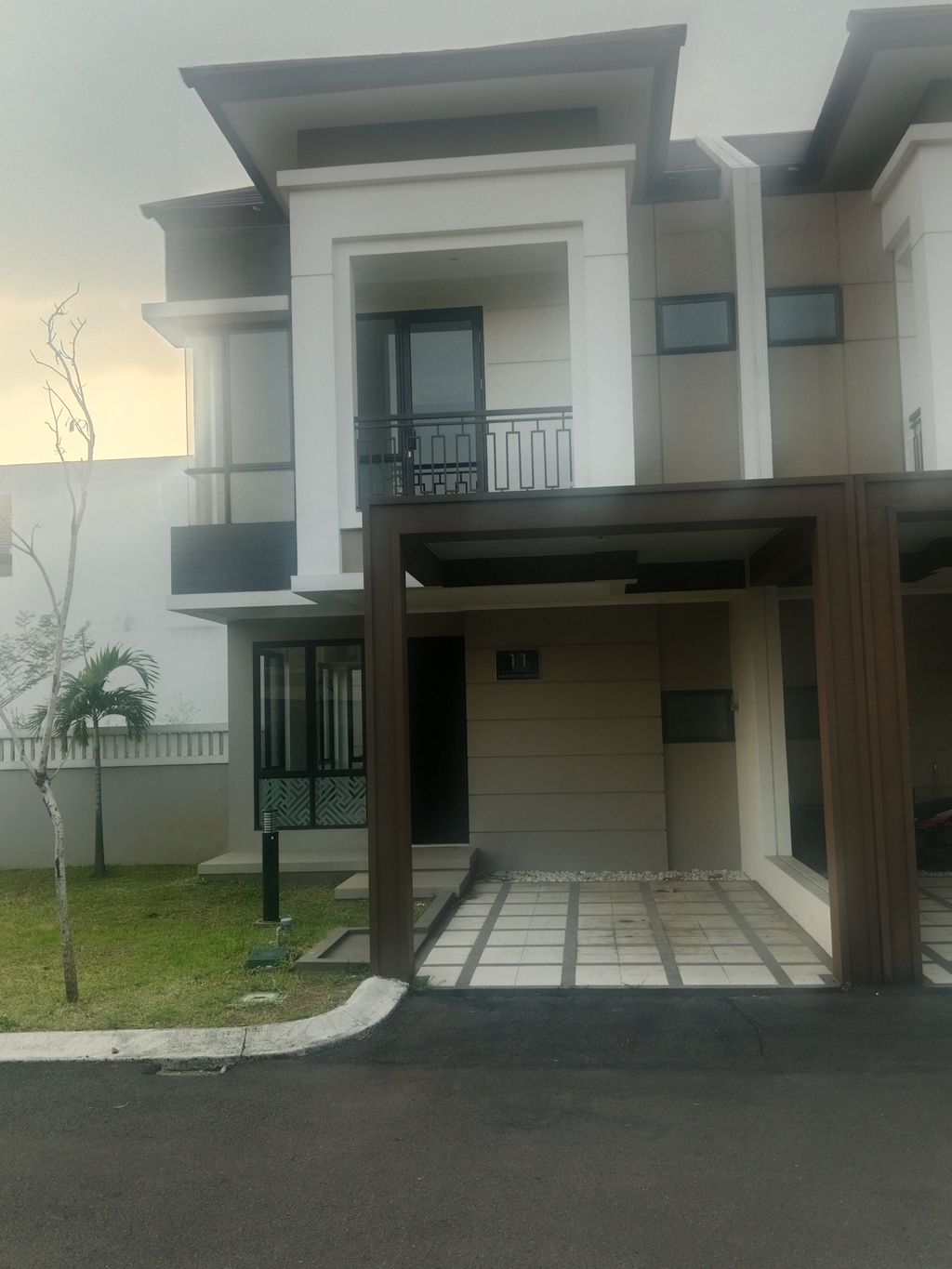 foto tampak rumah tipe NALENDRA perumahan Podomoro Park Bandung
