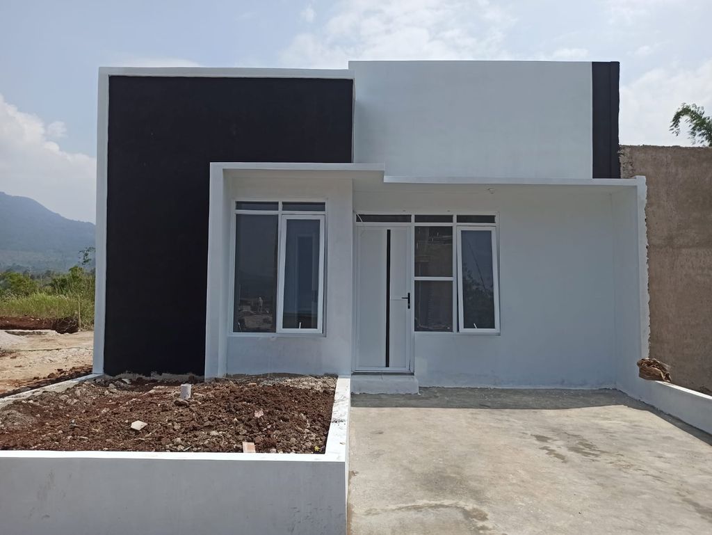 foto tampak rumah tipe 30/60 perumahan AKA SINDANGSUKA CIBATU