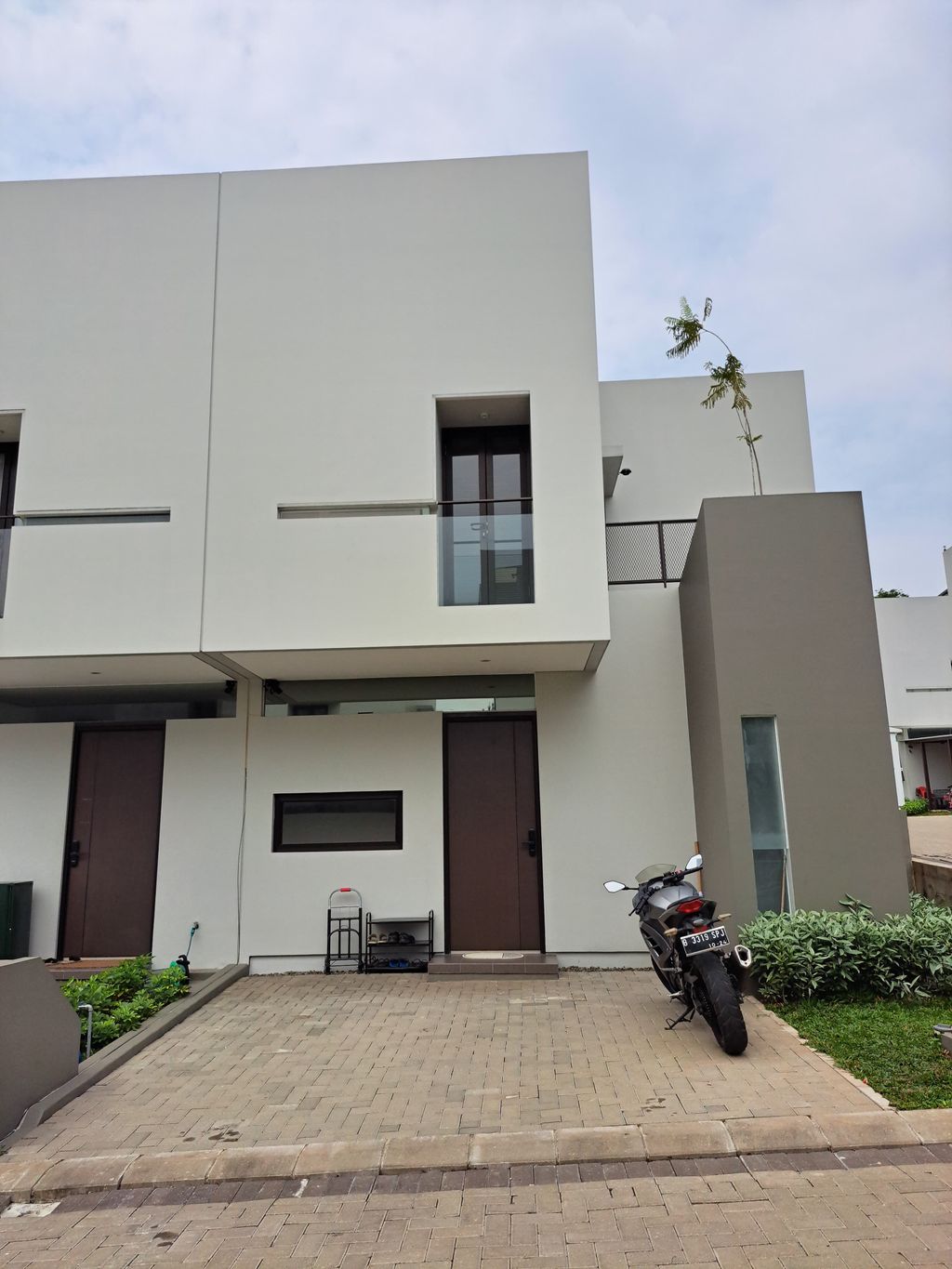 foto tampak rumah tipe Blok B No 7 perumahan STELLAR