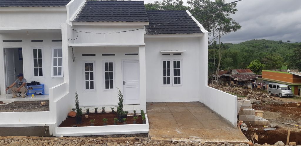 foto tampak rumah tipe 32/60 (PMK 2024) perumahan Graha Mangkalaya