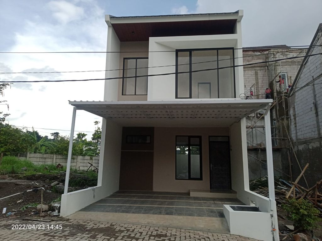 foto tampak rumah tipe Compact Classic Modern Baru 824 perumahan City Garden Residence Blok Fontana