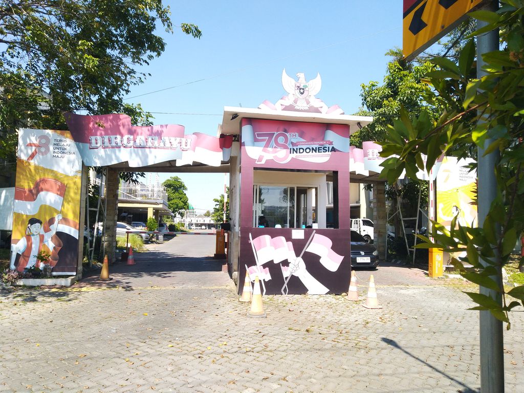 foto gerbang perumahan Juanda Land Residence