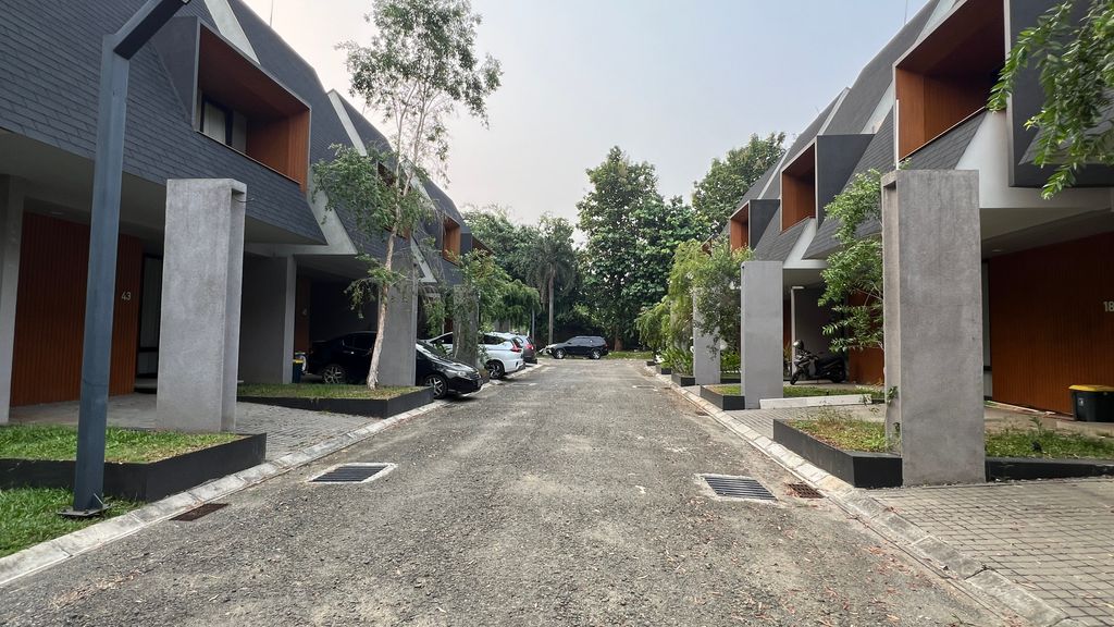 foto posisi tengah perumahan PARADESA CIBUBUR