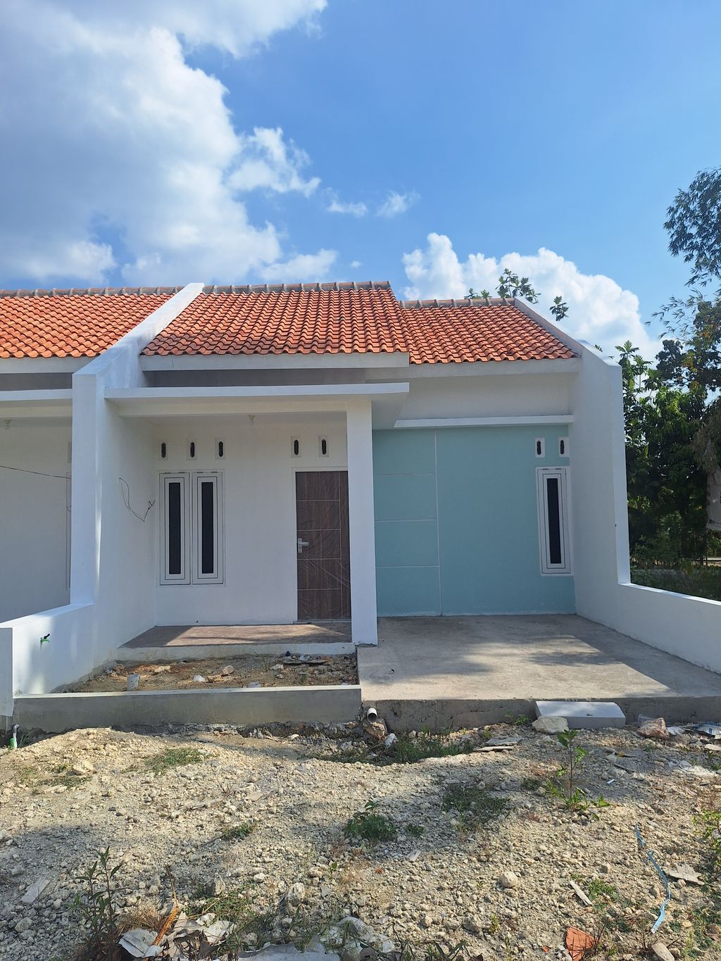 foto tampak rumah tipe 36/72 perumahan GENDHING JANUR KUNING