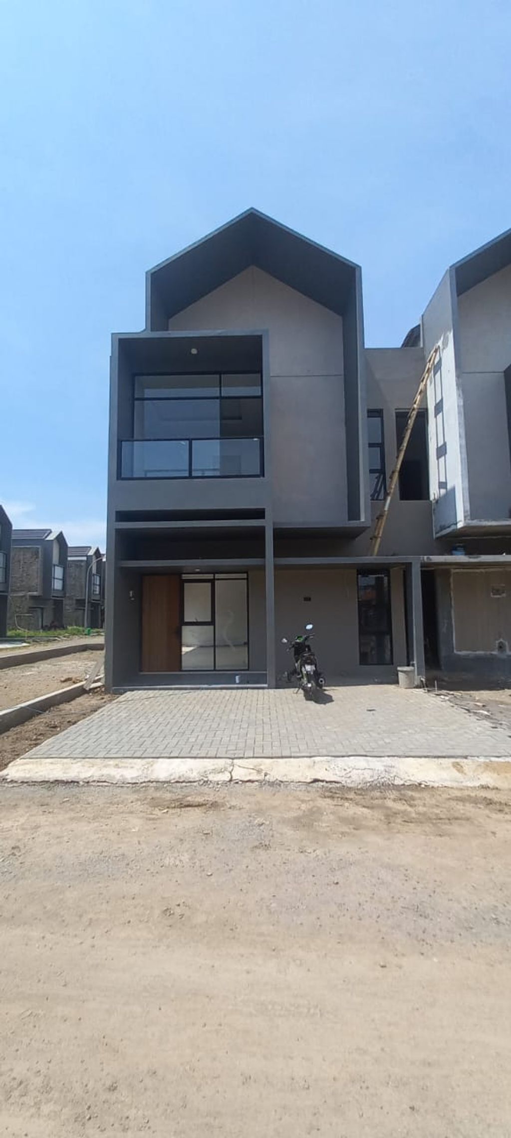 foto tampak rumah tipe 120 (A12) perumahan Kopo Harmonis Townhouse