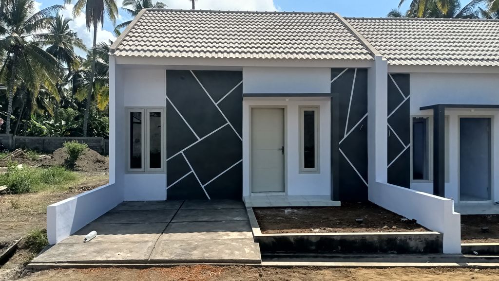 foto tampak rumah tipe 30 perumahan Grand Kalipuro Residence Cluster Gunung Arjuno