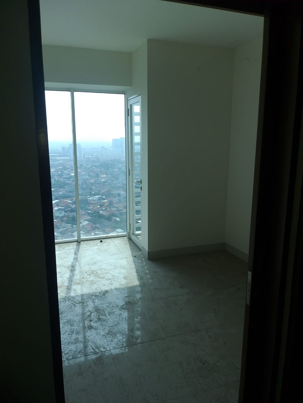 foto tampak rumah tipe BARCLAY NORTH 1 BR A perumahan GRAND KAMALA LAGOON TOWER EMERALD & BARCLAY