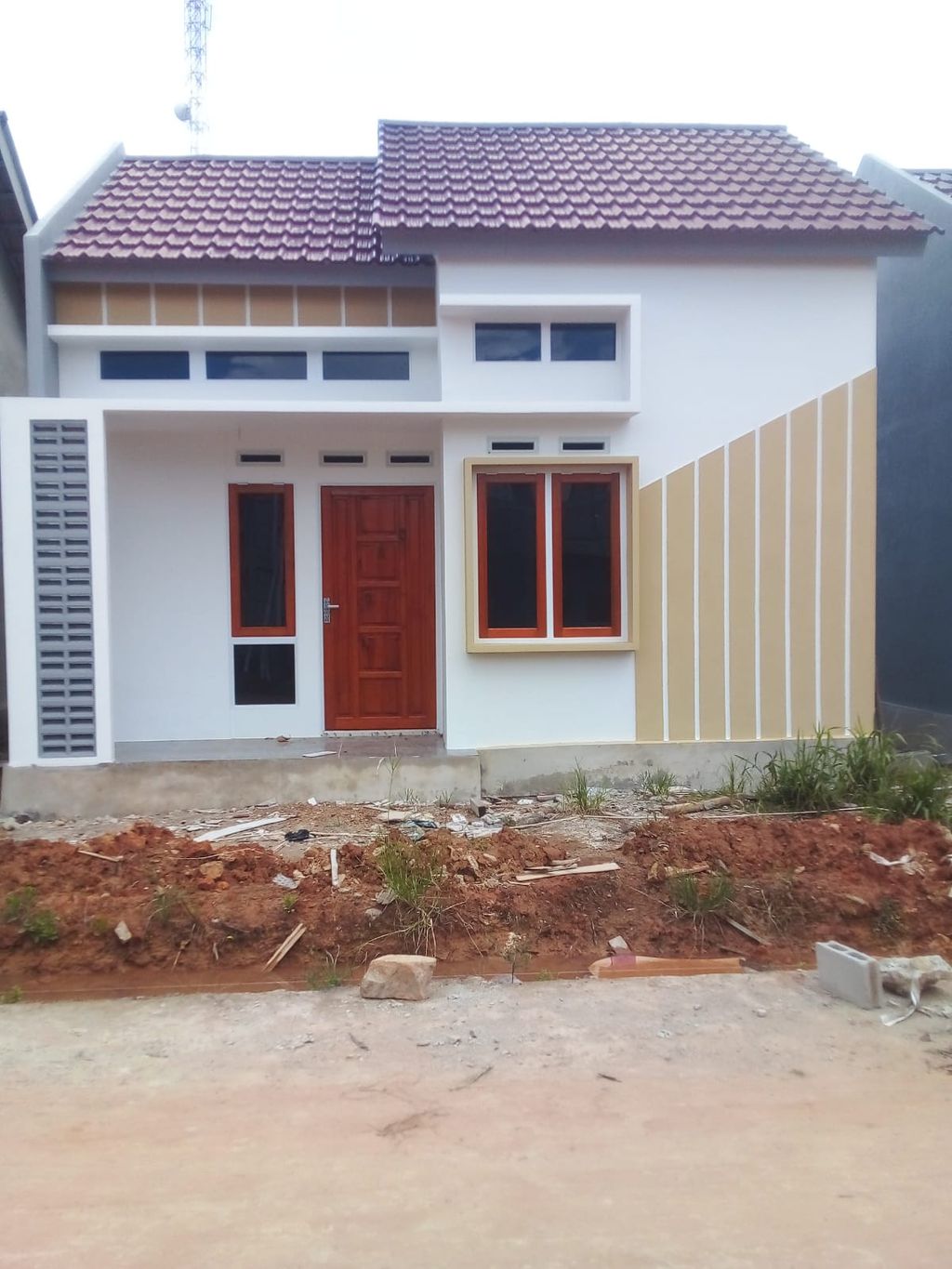 foto tampak rumah tipe 54 perumahan GRAND SEMAI CITY 2