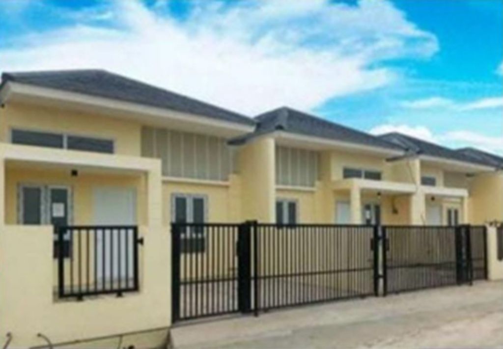 foto tampak rumah tipe KOMERSIL perumahan Karang Anyar Residence