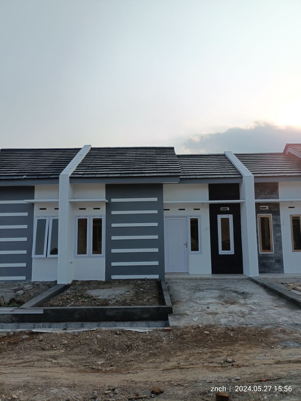 foto contoh rumah perumahan PERUMAHAN BMW ELMI SRIKATON