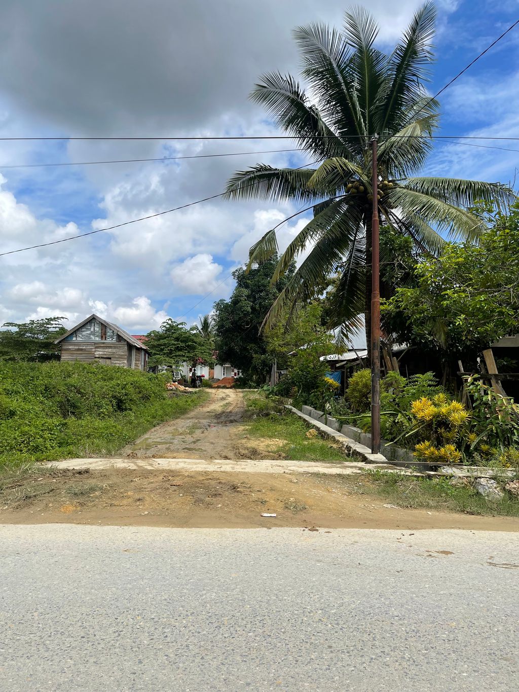foto gerbang perumahan Griya Mutiara Rahandouna