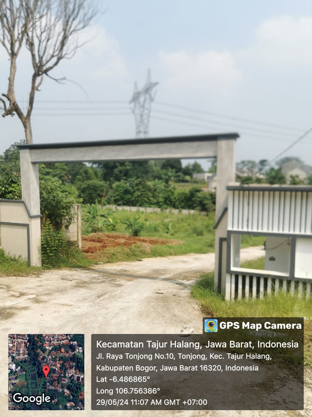 foto gerbang perumahan Grand Nadaa Residence