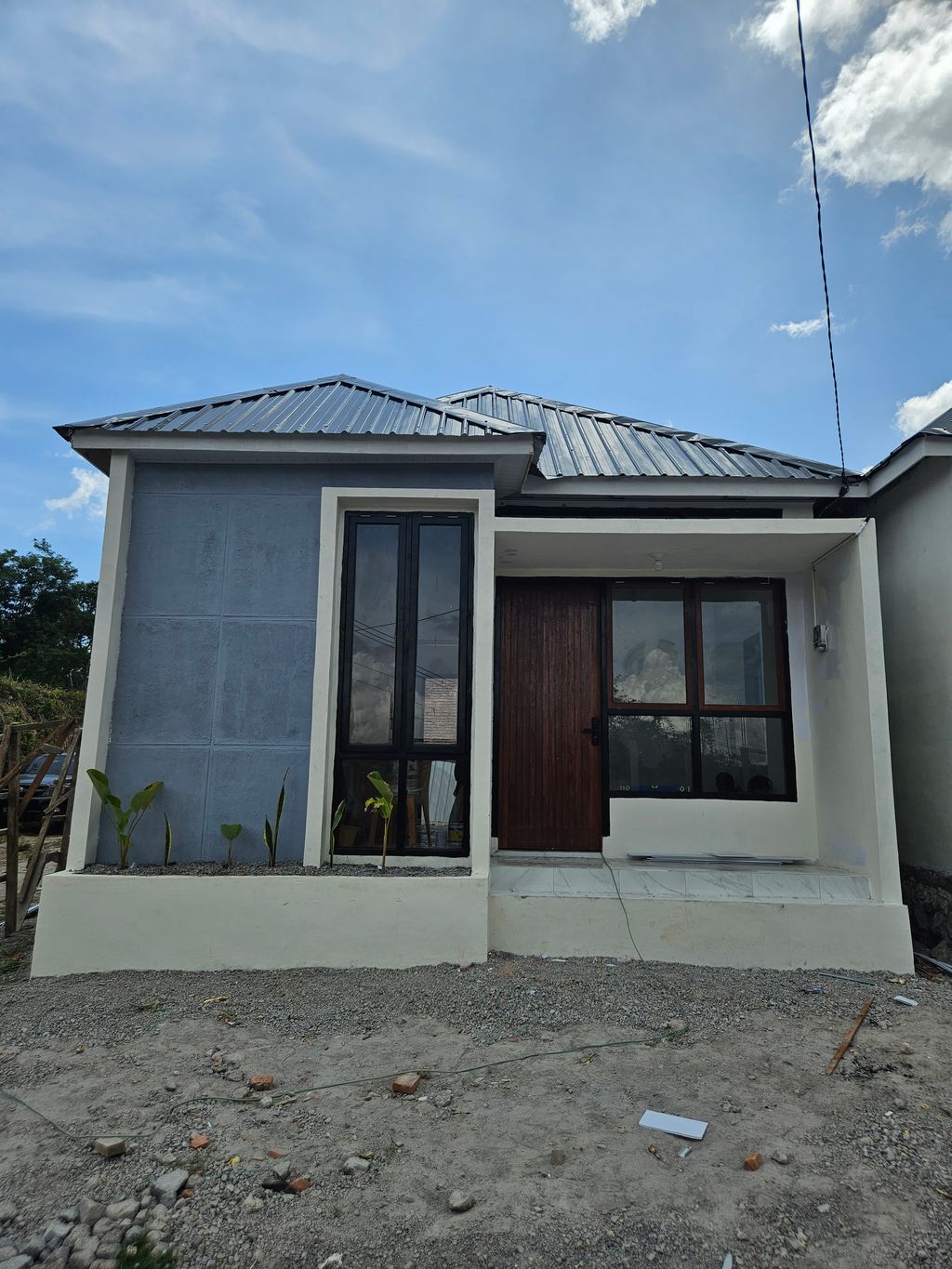 foto tampak rumah tipe SILVER perumahan GRAND URING