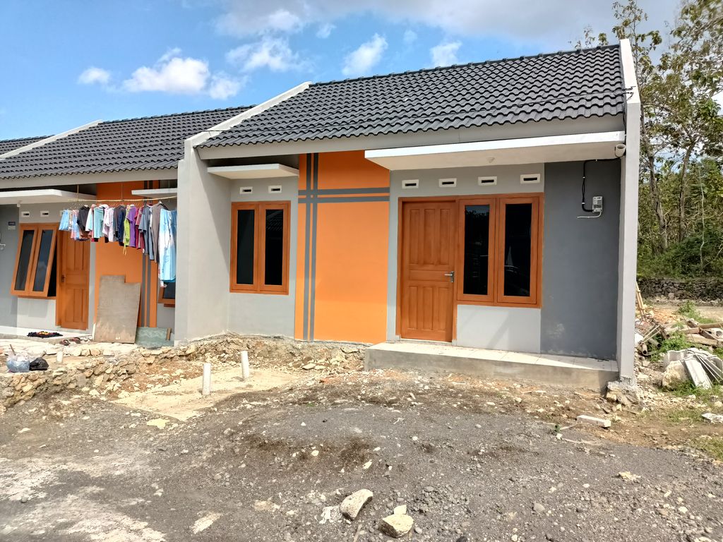 foto tampak rumah tipe 30/60 perumahan Panorama Wono Permai