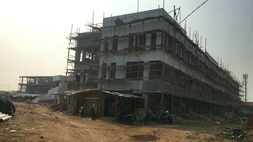 foto contoh rumah perumahan Ruko The Loop