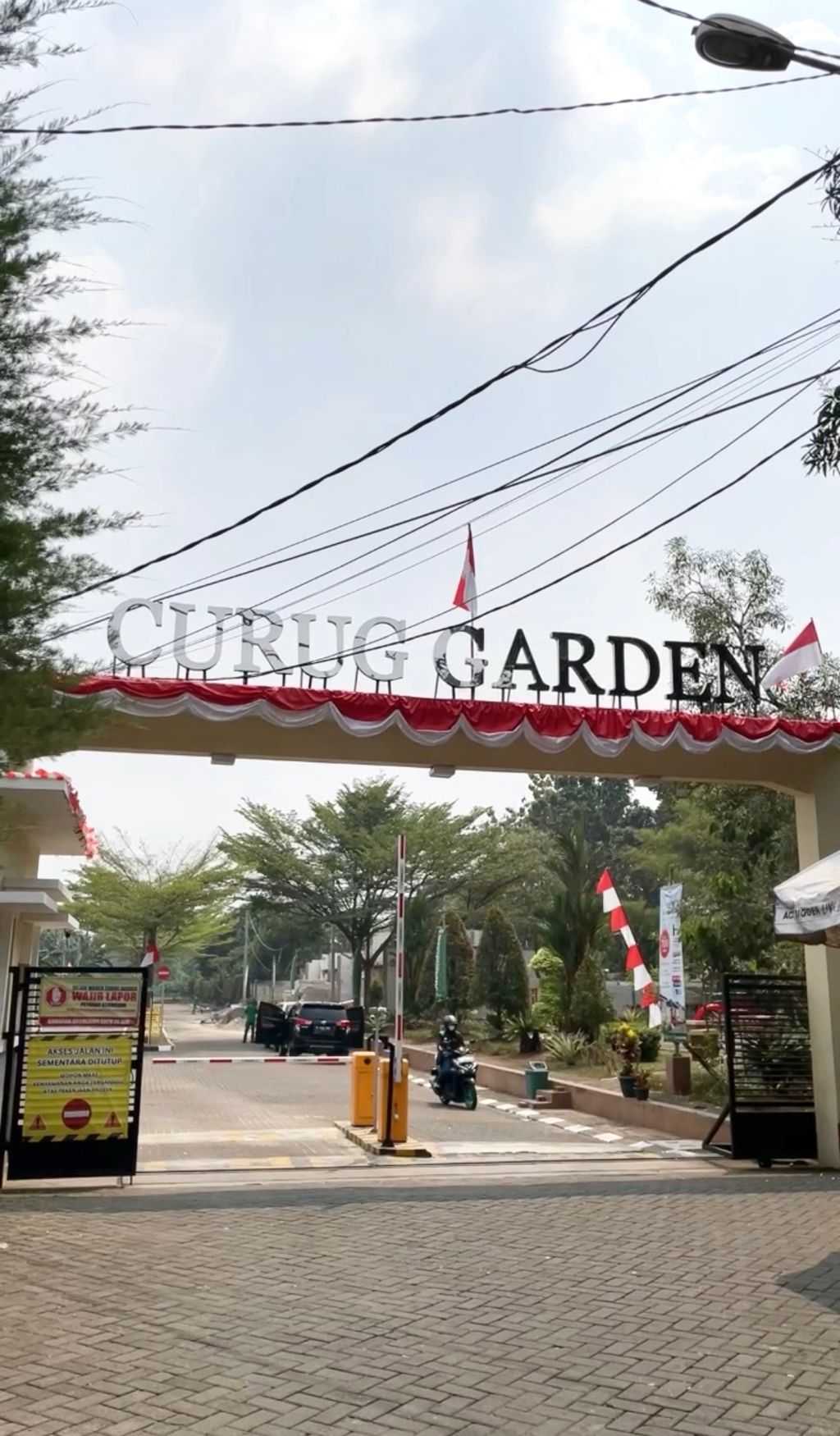 foto gerbang perumahan PERUMAHAN CURUG GARDEN