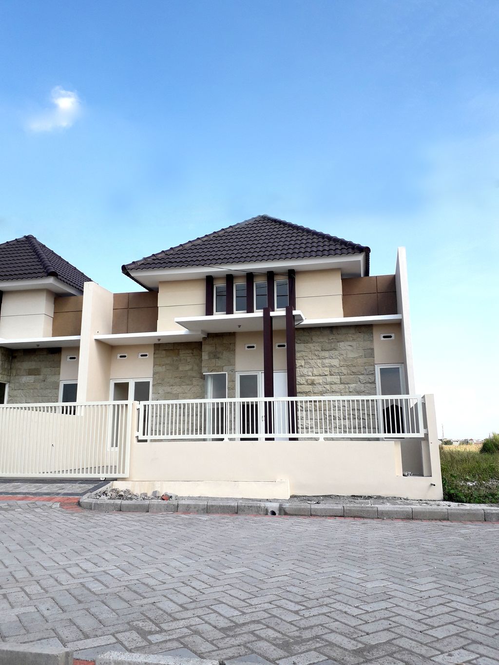 foto tampak rumah tipe Liberty perumahan Metro Mansion