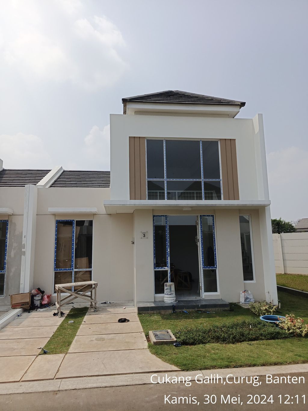 foto tampak rumah tipe ASTER 7/03 perumahan PARAMOUNT PETALS TAHAP 1