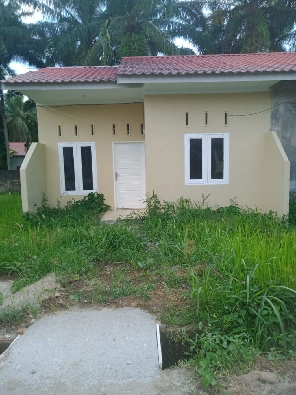 foto tampak rumah tipe 35 perumahan RUMAH SEJAHTERA KINIBALU.
