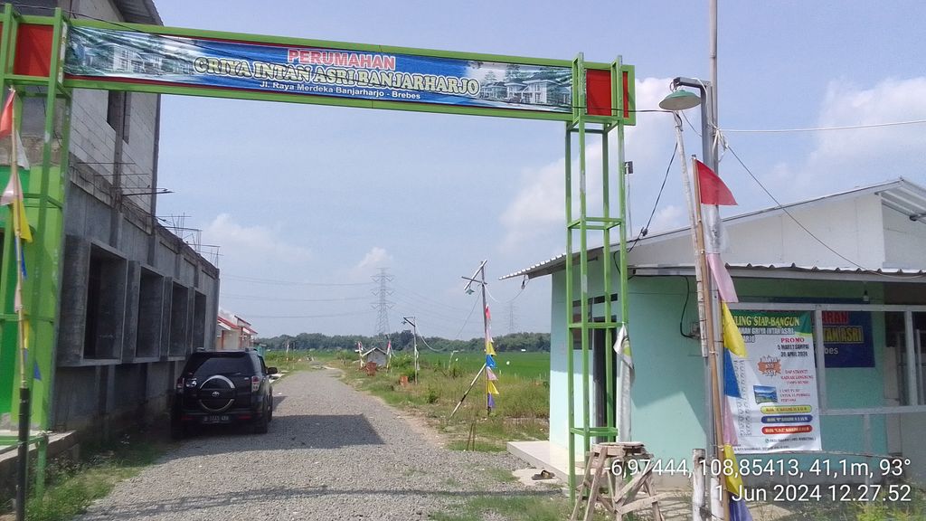 foto gerbang perumahan Perumahan Griya Intan Asri