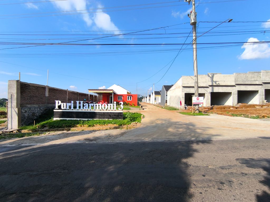 foto gerbang perumahan PURI HARMONI 3