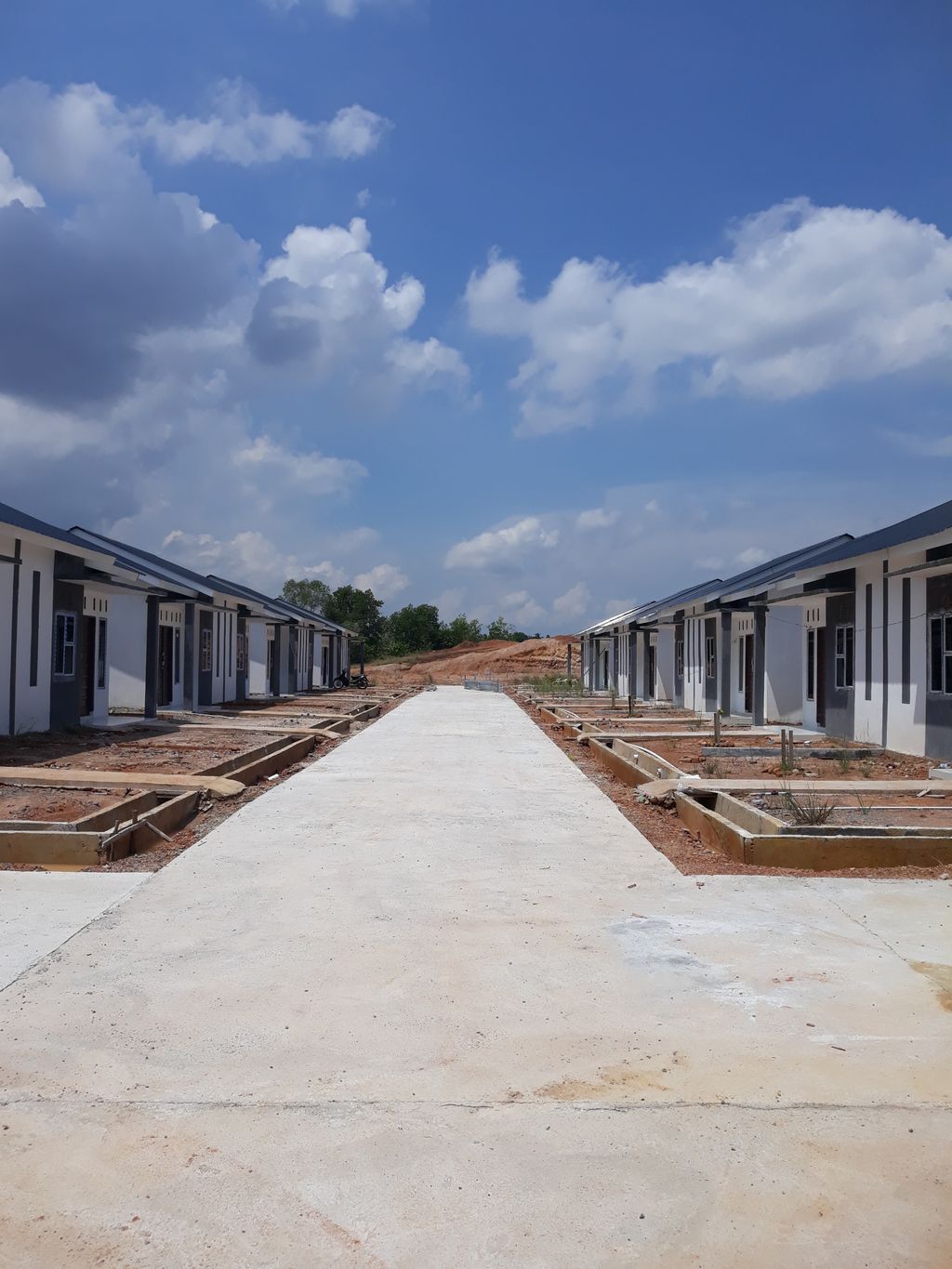 foto posisi tengah perumahan KOTA RAJA TAPAK SEJAHTERA