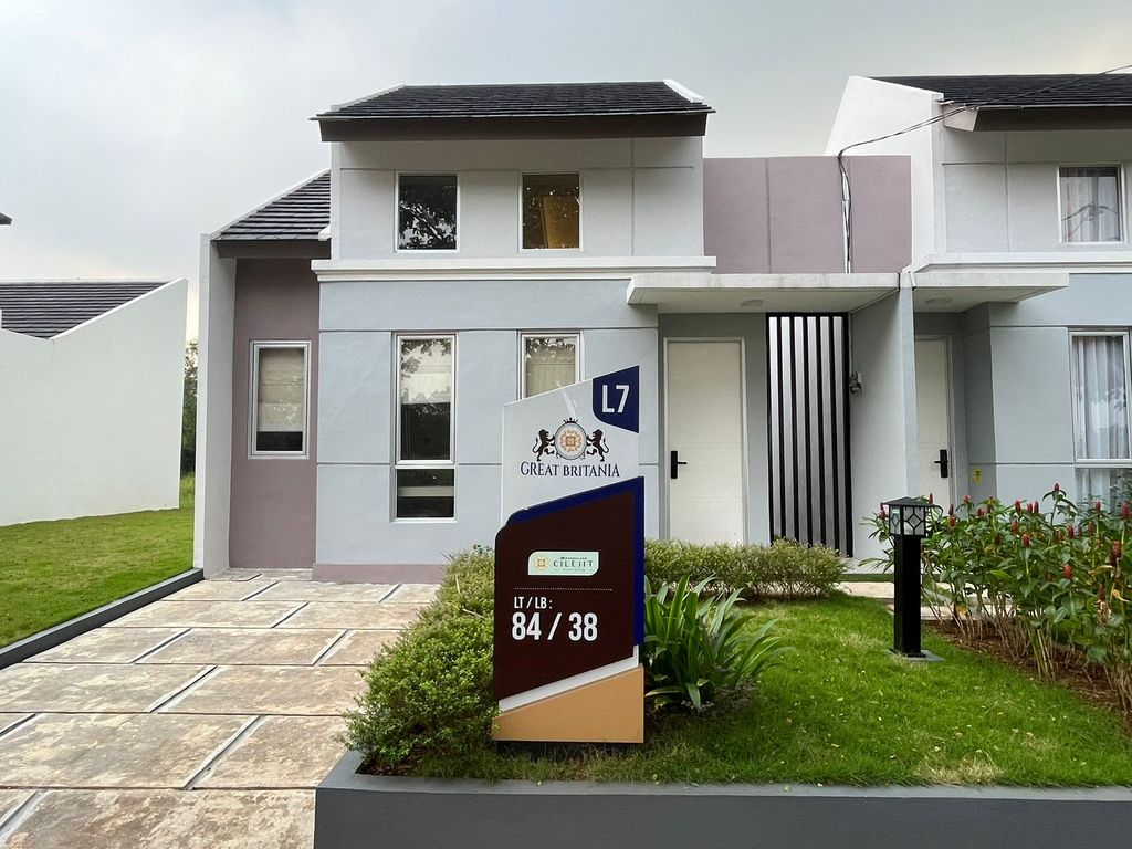 foto tampak rumah tipe L7 (449) perumahan MODERNLAND CILEJIT-GREAT BRITANIA