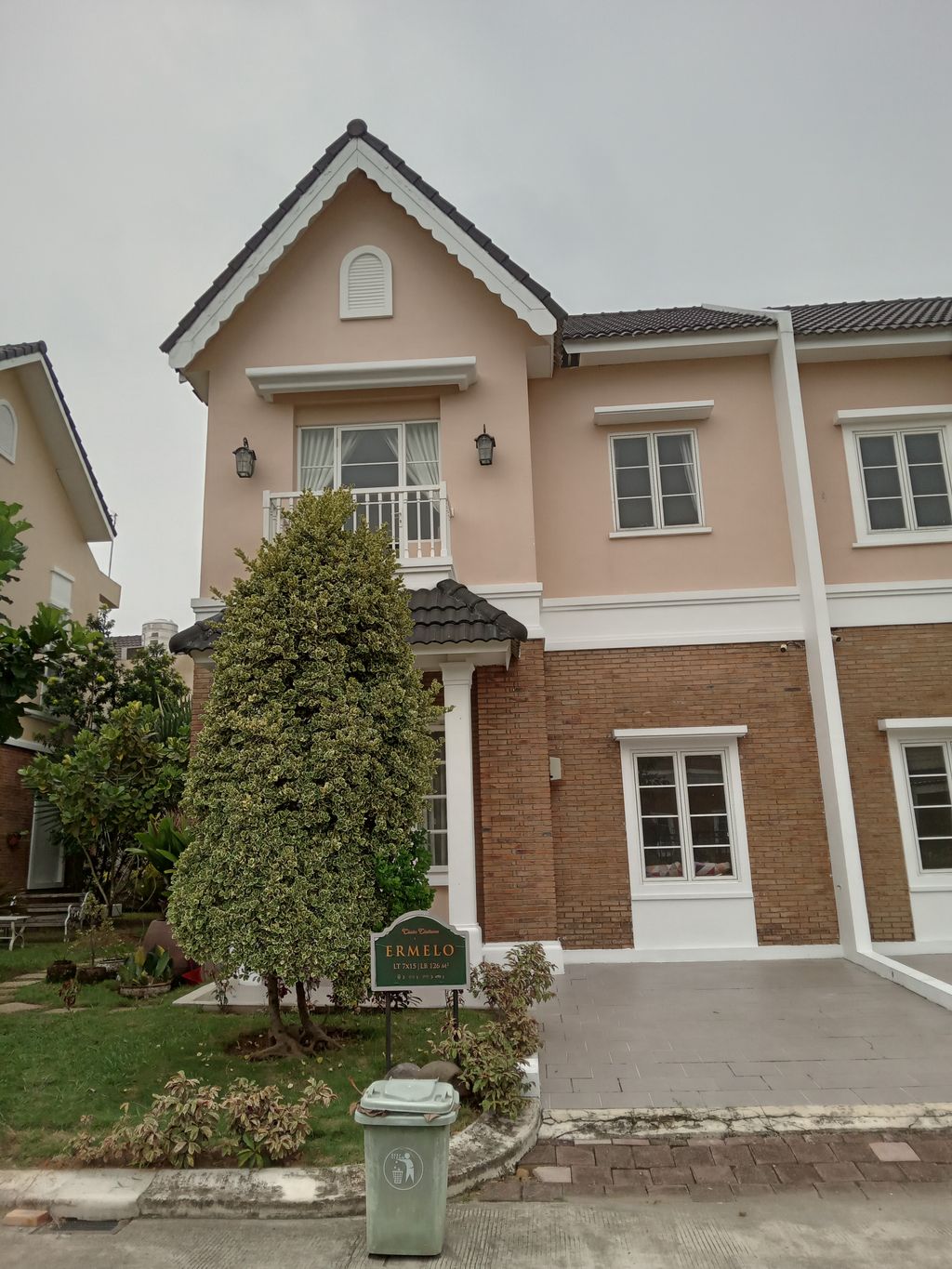 foto tampak rumah tipe ERMELO K perumahan MEDAN RESORT CITY CLUSTER K