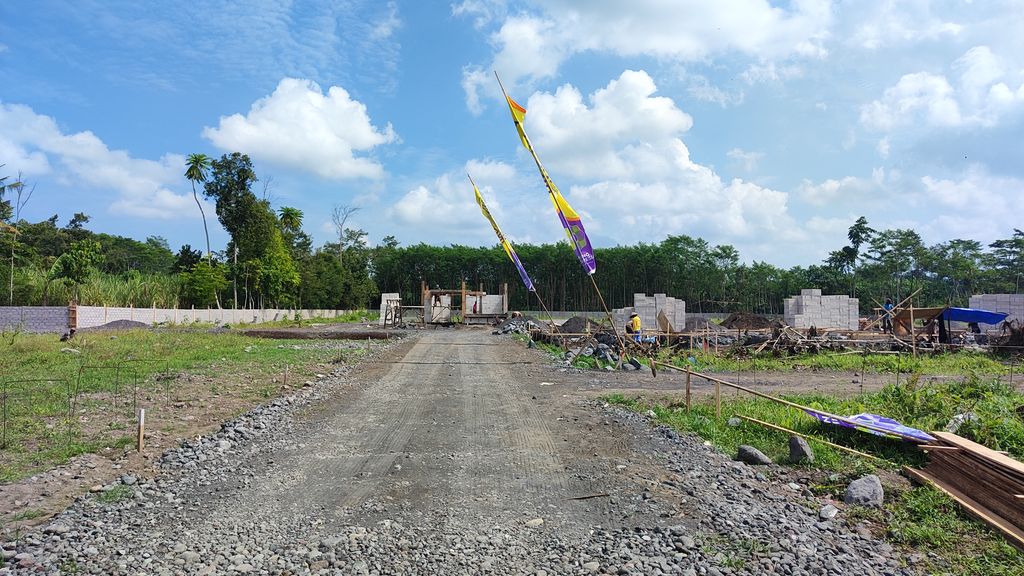 foto posisi tengah perumahan The Hasanah Residence 4 (Cluster Adara Park)