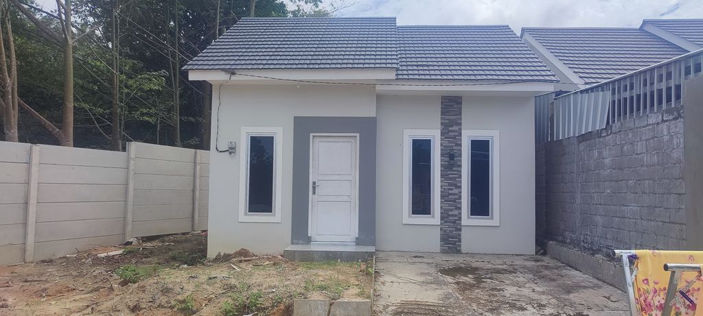 foto tampak rumah tipe 36.. perumahan DAMAI LESTARI 5