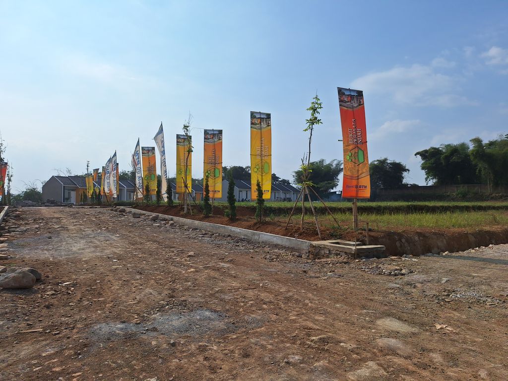foto posisi tengah perumahan BUKIT PERMATA INDAH
