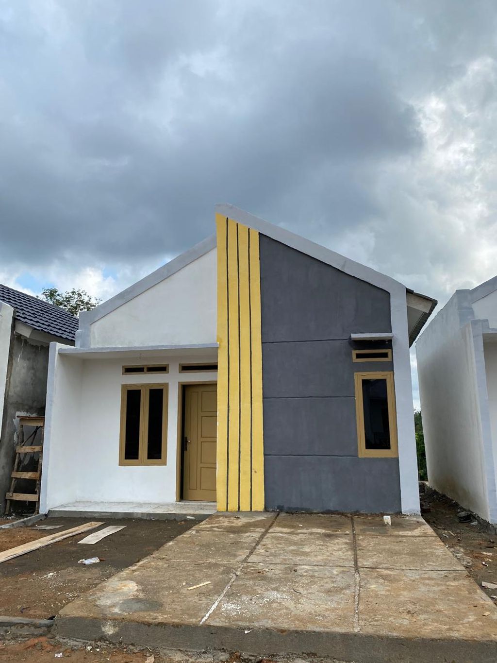 foto tampak rumah tipe 36/91 perumahan MODERN HILL RESIDENCE