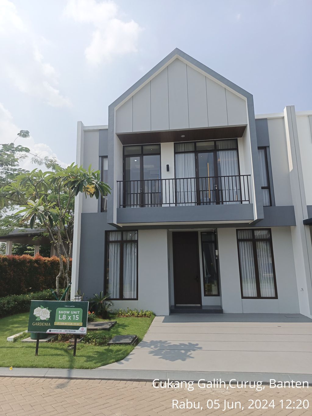 foto tampak rumah tipe GARDENIA 2/01 perumahan PARAMOUNT PETALS TAHAP 1