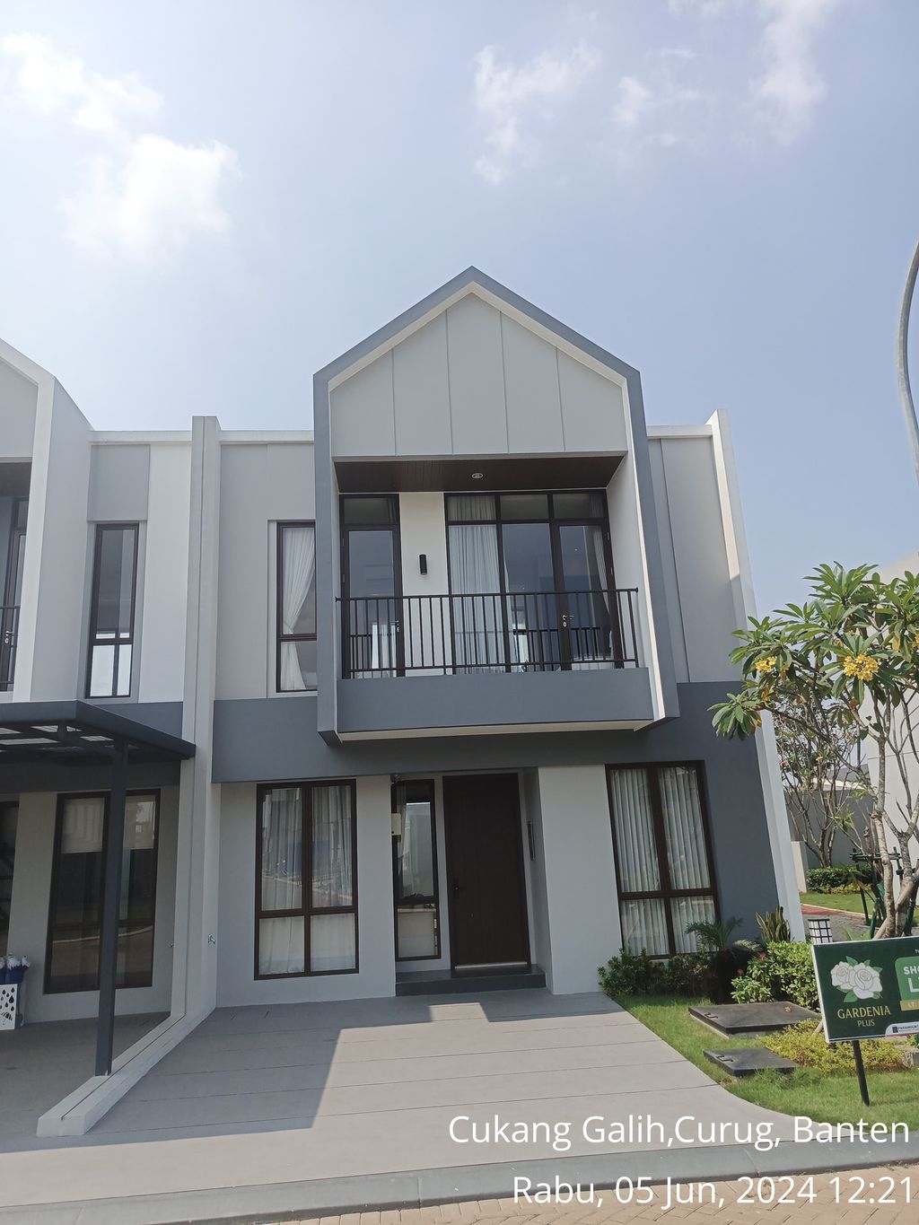 foto tampak rumah tipe GARDENIA 2/05 perumahan PARAMOUNT PETALS TAHAP 1