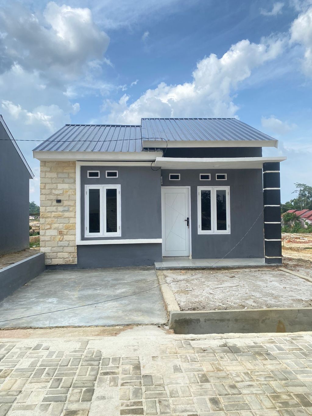 foto tampak rumah tipe 36/91 perumahan Nawasena Land