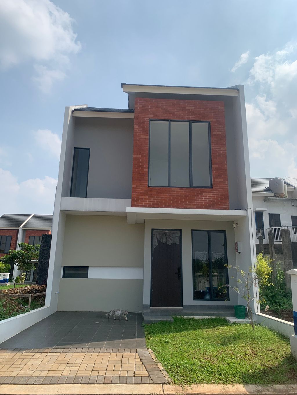 foto contoh rumah perumahan THE SYMPHONY