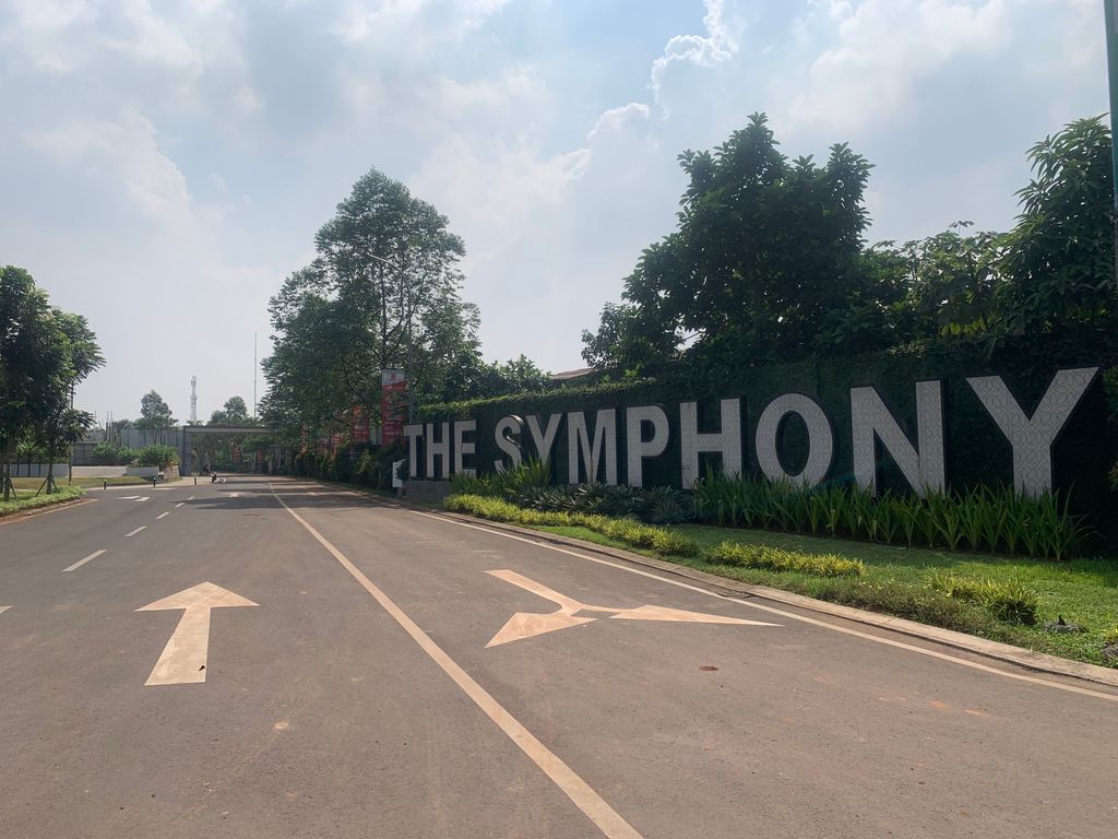 foto gerbang perumahan THE SYMPHONY