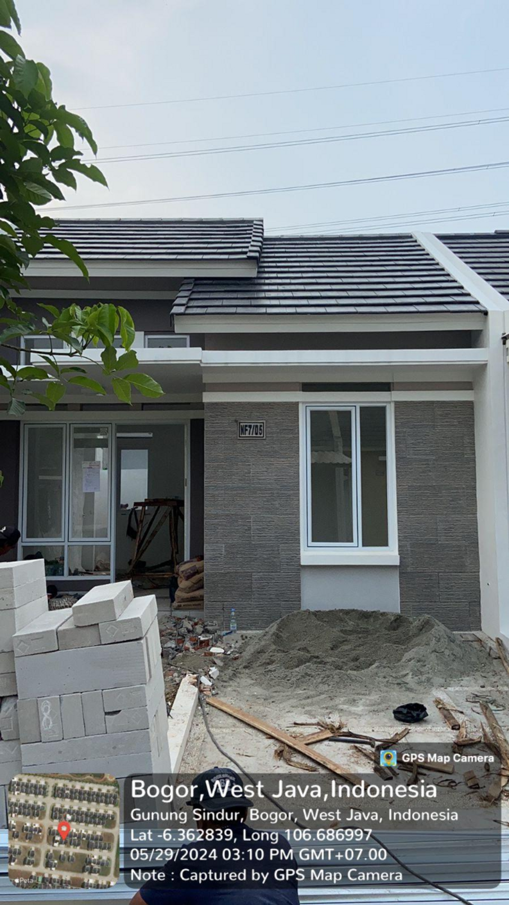 foto tampak rumah tipe NF VII-05 perumahan SERPONG NATURA CITY