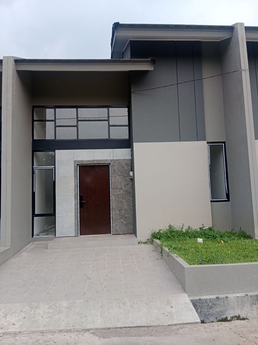 foto tampak rumah tipe 45/72 Anna premium perumahan MUSTIKA PARK PLACE