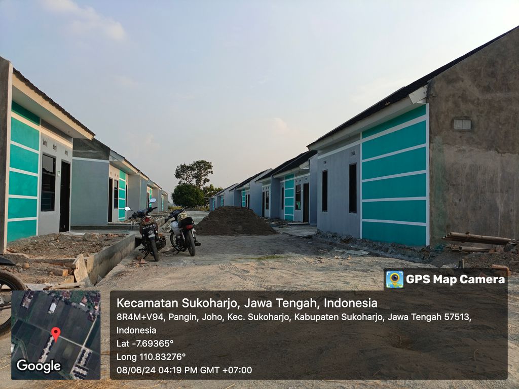 foto gerbang perumahan PURI KAHIYANGAN ASRI JOHO 2